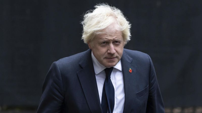 Elecciones locales en el Reino Unido: el ex primer ministro Boris Johnson se alejó del colegio electoral tras olvidar su documento de identidad