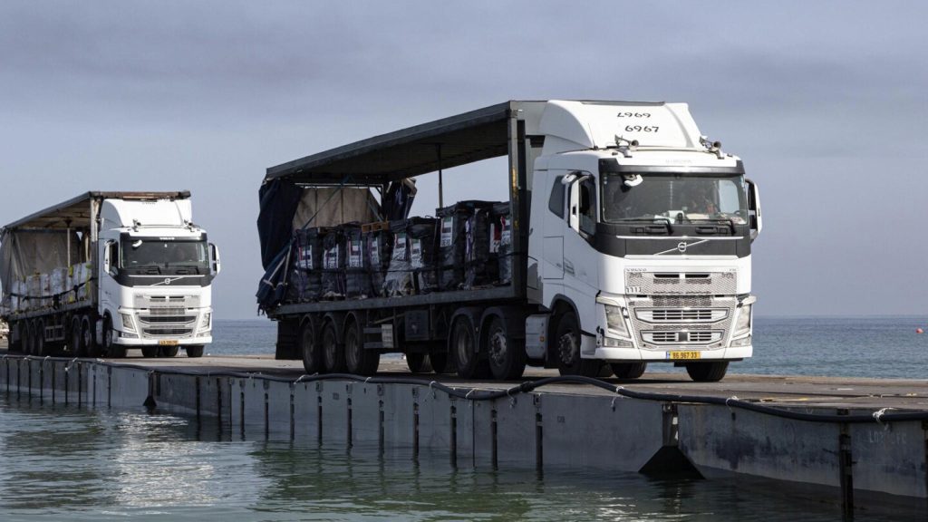 Está previsto que la ayuda se distribuya desde el nuevo muelle estadounidense frente a Gaza este fin de semana.