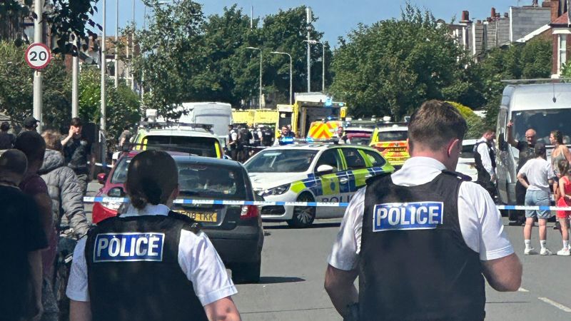 Apuñalamiento en Southport: dos niños murieron y nueve resultaron heridos en un ataque con cuchillo en una clase de baile en el norte de Inglaterra