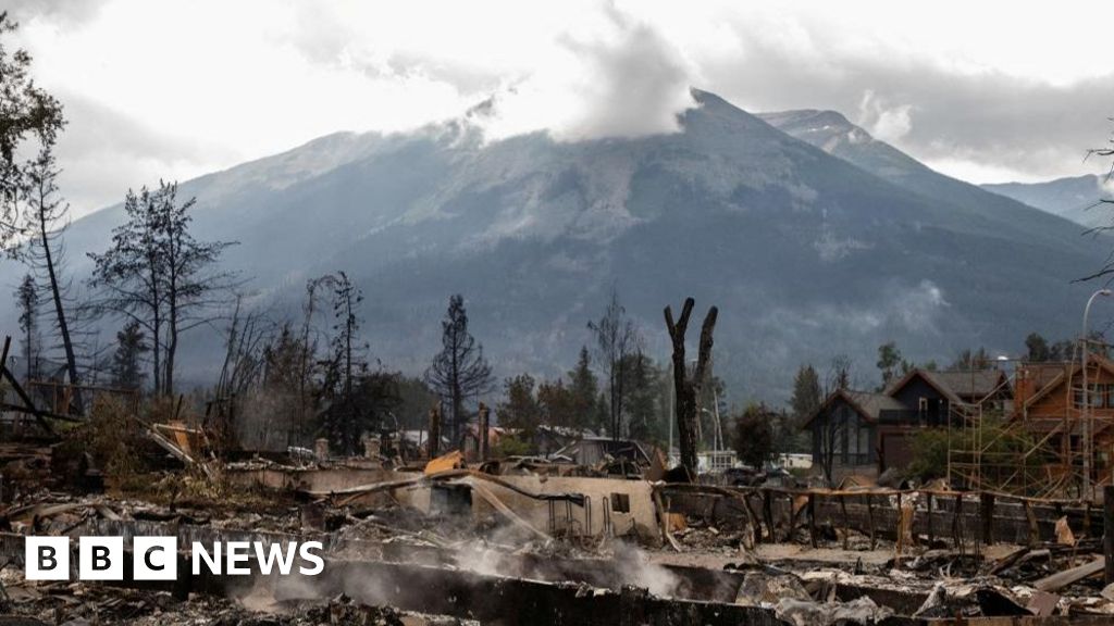 El jefe de bomberos de Jasper vio su casa arder en llamas