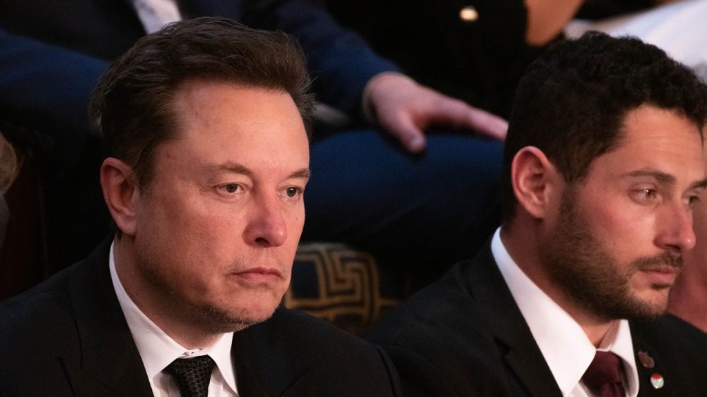 La empresa X de Musk cierra sus operaciones en Brasil después de que un juez la criticara por censura